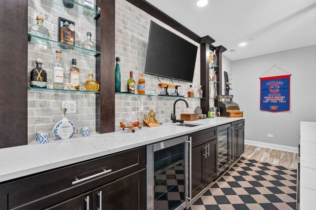 5728 Waters Edge Court, Yorkville, IL 60560