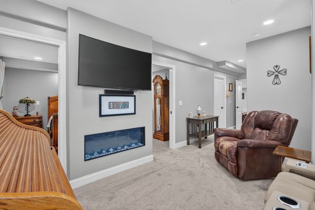 5728 Waters Edge Court, Yorkville, IL 60560