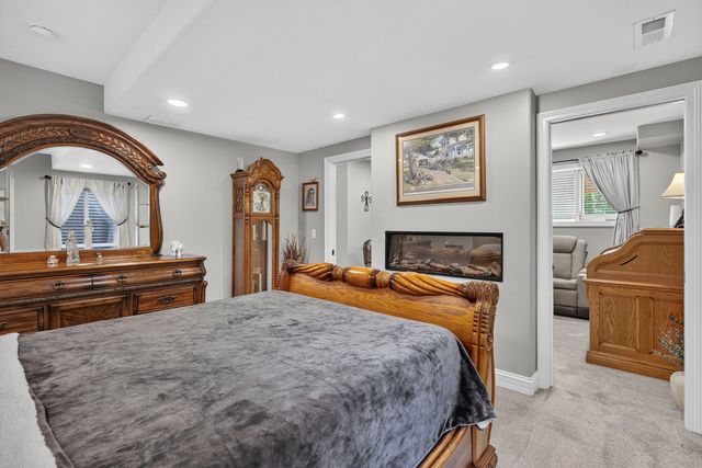 5728 Waters Edge Court, Yorkville, IL 60560