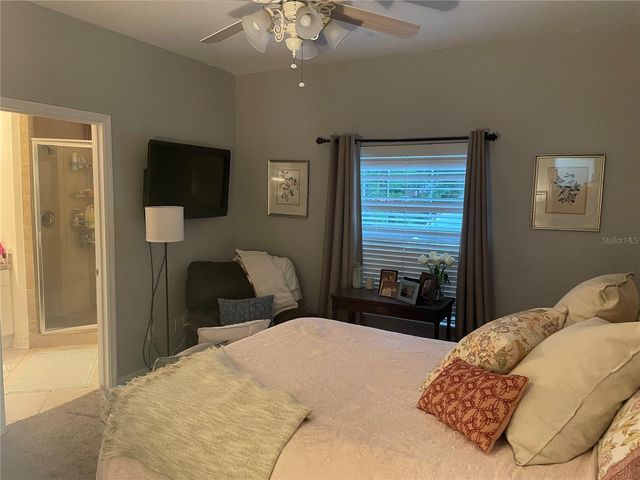 4945 NW 1ST PLACE, Gainesville, FL 32607