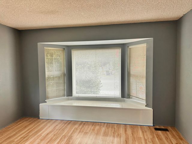 287 Surrey Drive, Grants Pass, OR 97526