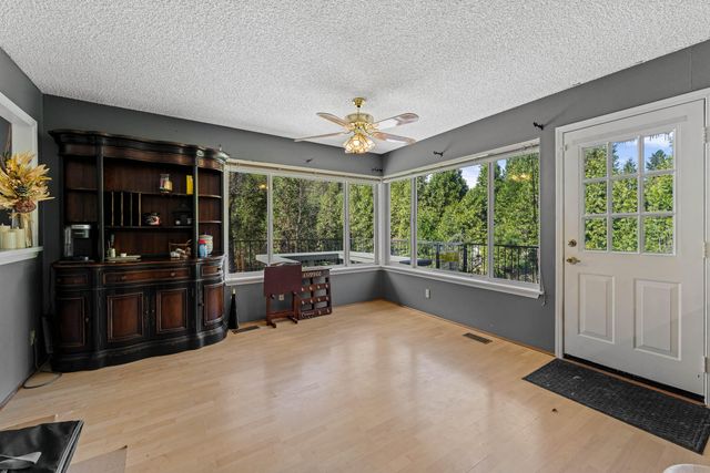 287 Surrey Drive, Grants Pass, OR 97526