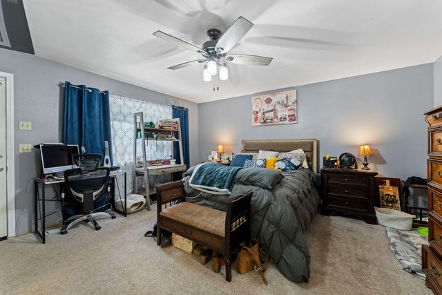 287 Surrey Drive, Grants Pass, OR 97526