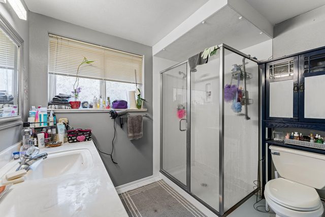 287 Surrey Drive, Grants Pass, OR 97526