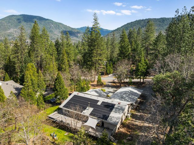 287 Surrey Drive, Grants Pass, OR 97526