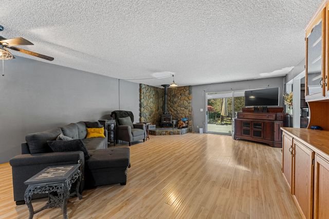 287 Surrey Drive, Grants Pass, OR 97526