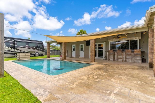 10360 SW 112th St, Miami, FL 33176