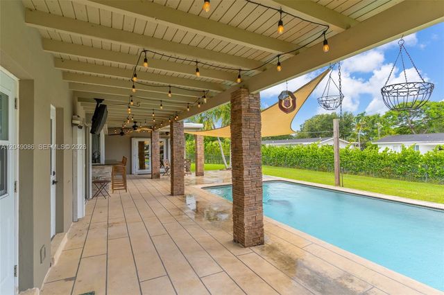 10360 SW 112th St, Miami, FL 33176