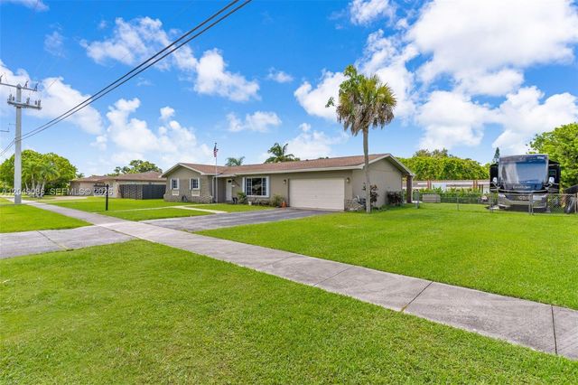 10360 SW 112th St, Miami, FL 33176