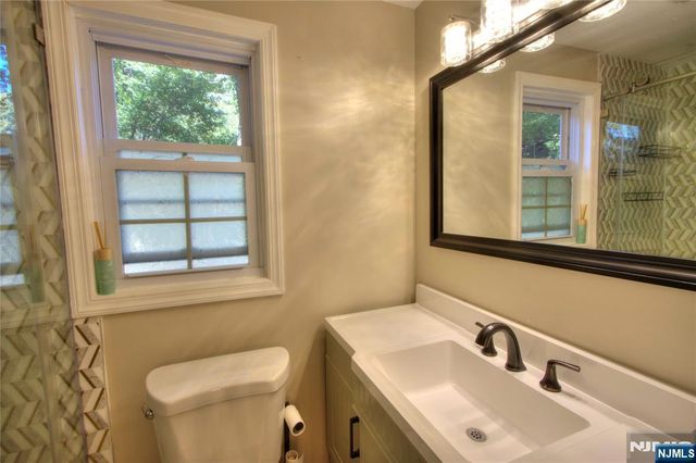 31 Station Road, Denville Township, NJ 07834