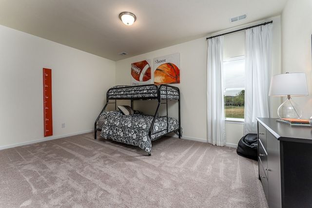 418 Stratford Station Dr, Lebanon, TN 37087