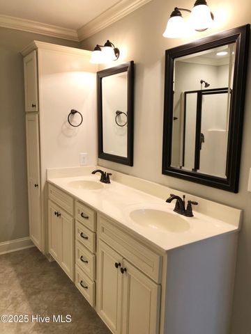 2016 Leighton Drive B, Greenville, NC 27834