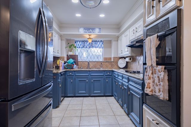 1203 Middlecreek Street, Friendswood, TX 77546