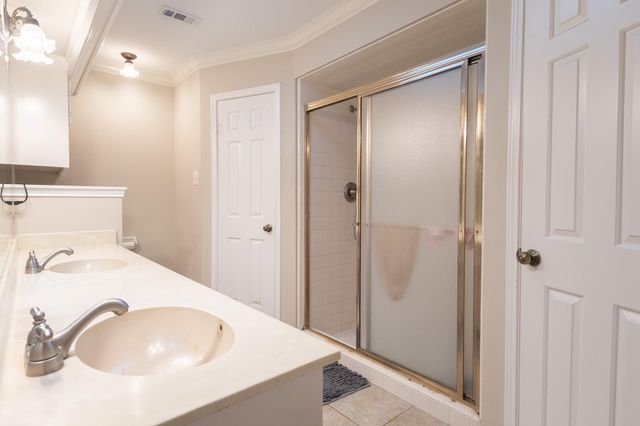 1203 Middlecreek Street, Friendswood, TX 77546