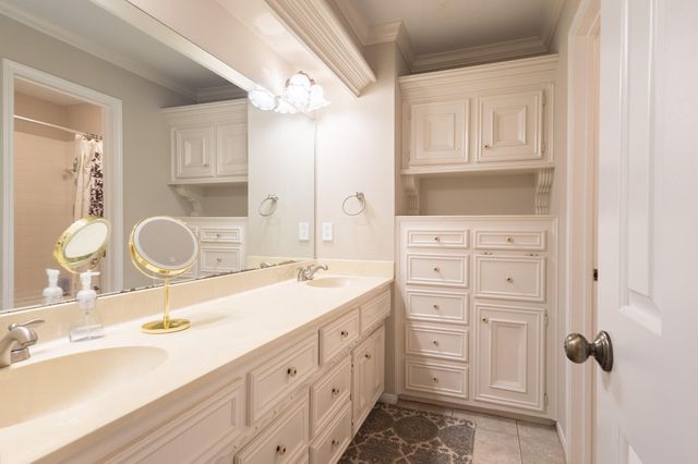 1203 Middlecreek Street, Friendswood, TX 77546