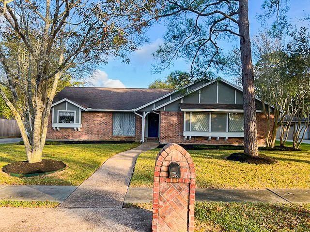 1203 Middlecreek Street, Friendswood, TX 77546