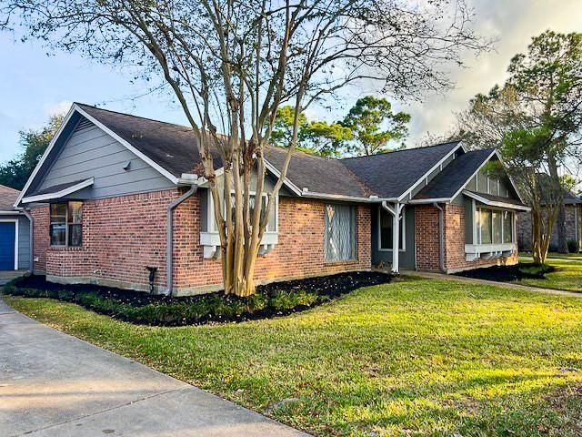 1203 Middlecreek Street, Friendswood, TX 77546