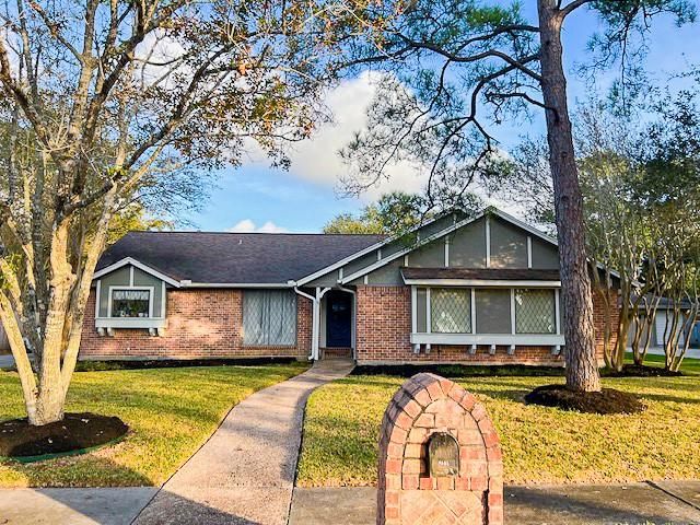 1203 Middlecreek Street, Friendswood, TX 77546