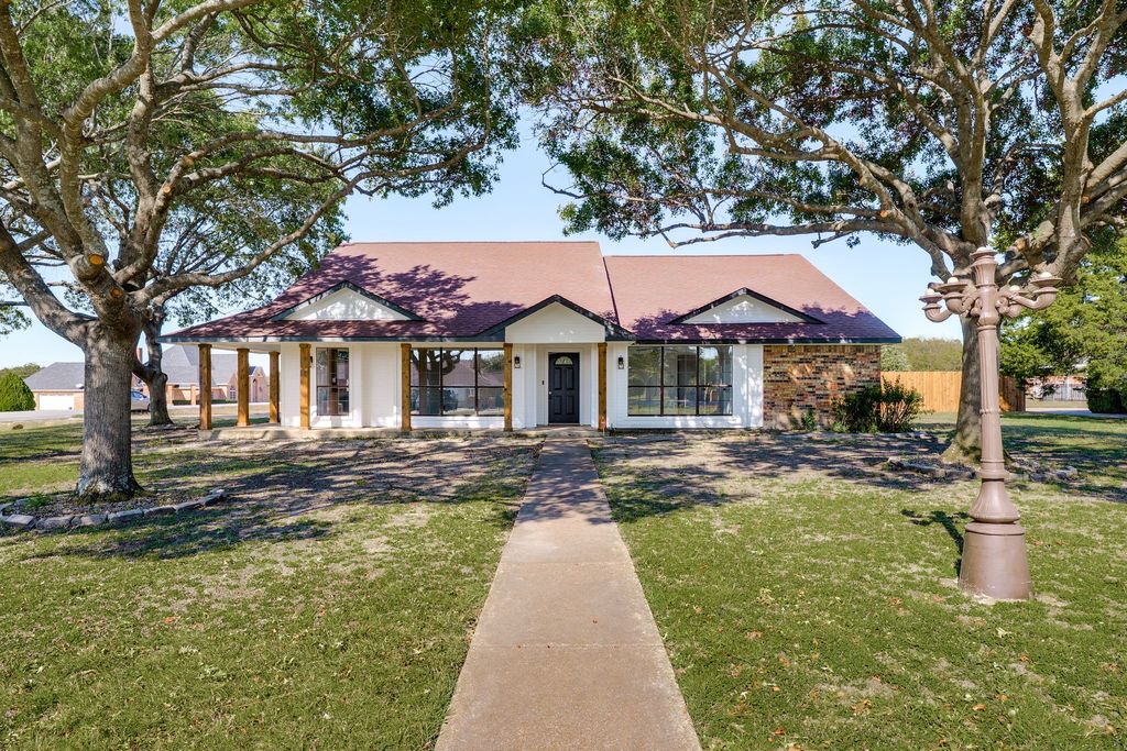 422 Country Ridge Lane, Red Oak, TX 75154