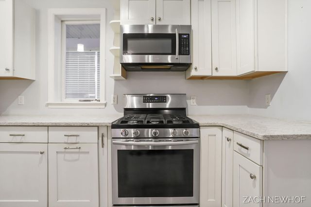 85 W 13th Street, Holland, MI 49423