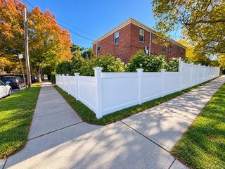 160-06 75th Road 3, Fresh Meadows, NY 11366