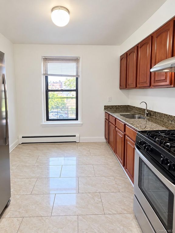 160-06 75th Road 3, Fresh Meadows, NY 11366 — photo 4