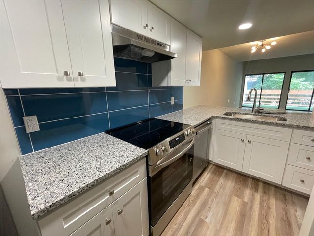 1638 SW 16TH STREET 1638, Gainesville, FL 32608