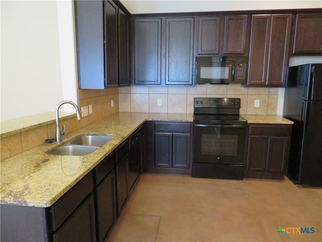 734 Saengerhalle Road, New Braunfels, TX 78130