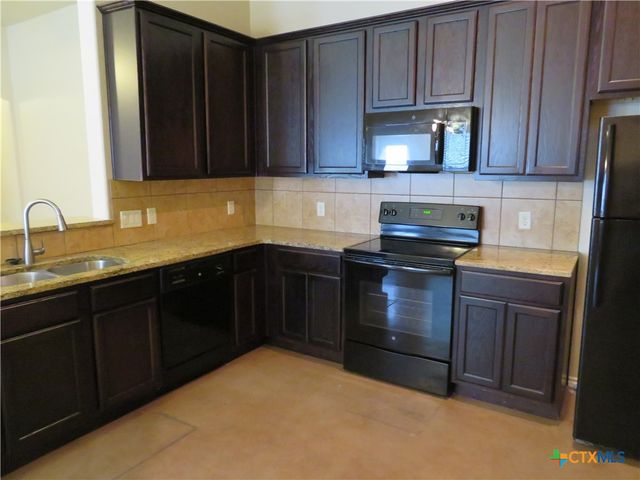 734 Saengerhalle Road, New Braunfels, TX 78130