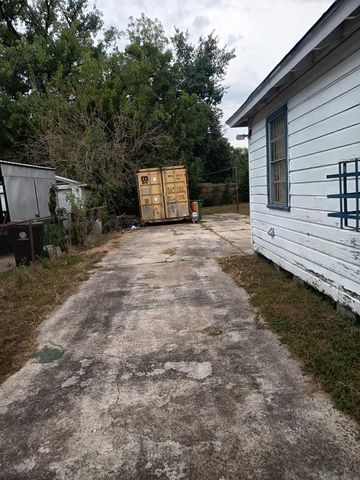 5610 Cavalcade Street, Houston, TX 77026