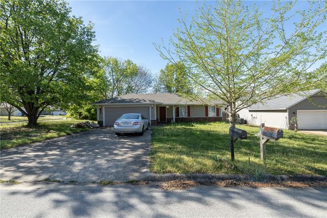 3345 W Cornell Street, Fayetteville, AR 72704