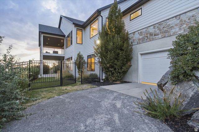 2522 E THURSTON LN, Layton, UT 84040