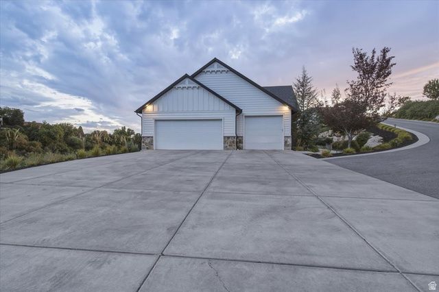 2522 E THURSTON LN, Layton, UT 84040