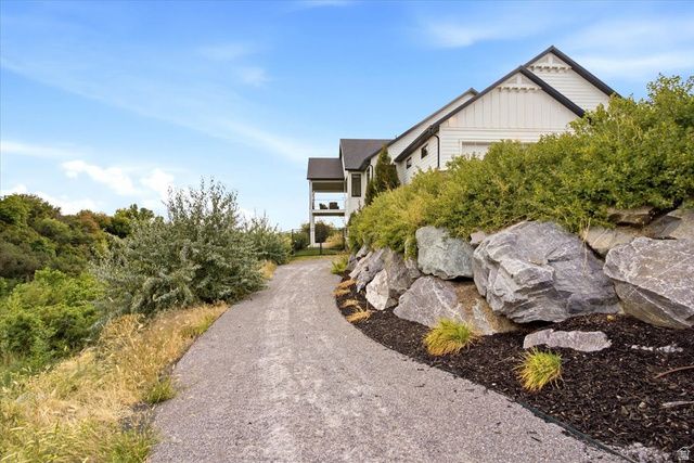 2522 E THURSTON LN, Layton, UT 84040