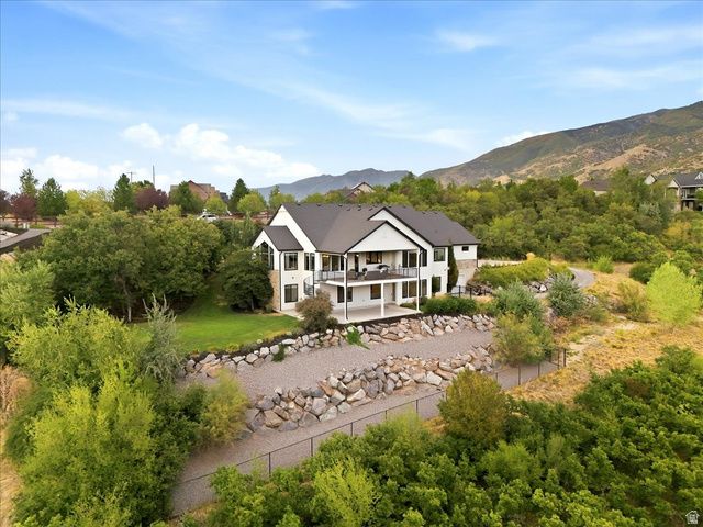 2522 E THURSTON LN, Layton, UT 84040