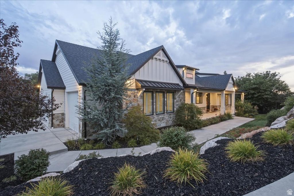 2522 E THURSTON LN, Layton, UT 84040
