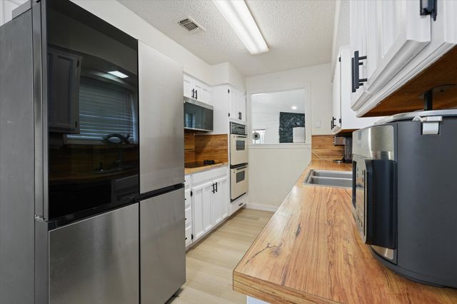4609 Rockland Drive, Arlington, TX 76016