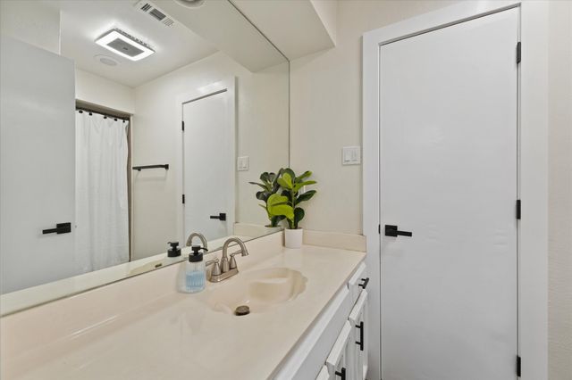 4609 Rockland Drive, Arlington, TX 76016