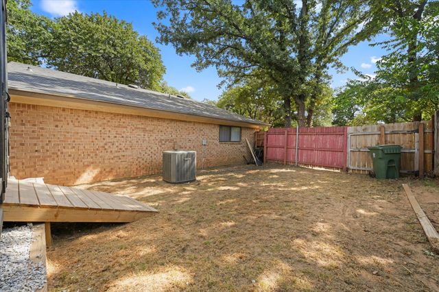 4609 Rockland Drive, Arlington, TX 76016