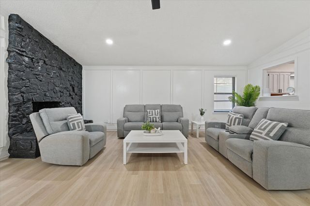 4609 Rockland Drive, Arlington, TX 76016