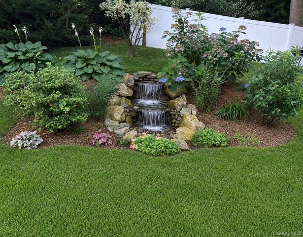 18 Kathy Court, Northport, NY 11768