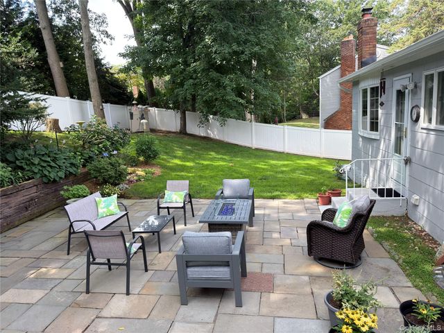 18 Kathy Court, Northport, NY 11768