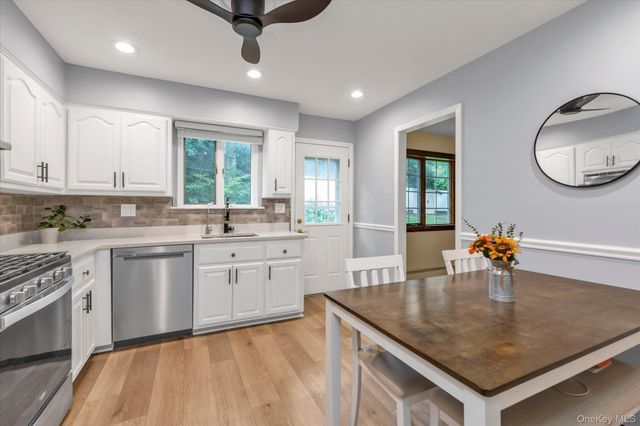 18 Kathy Court, Northport, NY 11768