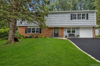 18 Kathy Court, Northport, NY 11768