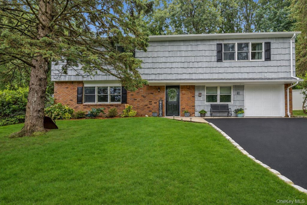 18 Kathy Court, Northport, NY 11768
