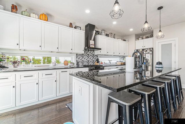 910 Sycamore Drive, Arlington, NE 68022