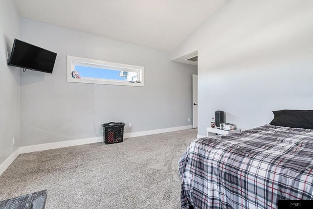 910 Sycamore Drive, Arlington, NE 68022