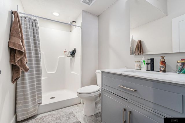 910 Sycamore Drive, Arlington, NE 68022