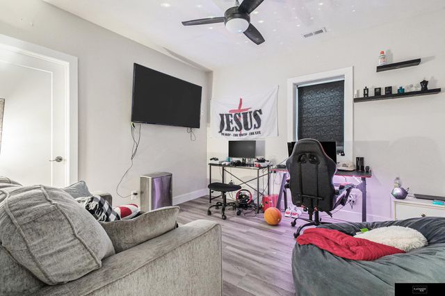 910 Sycamore Drive, Arlington, NE 68022