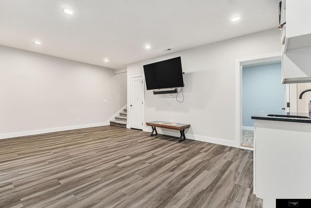 910 Sycamore Drive, Arlington, NE 68022